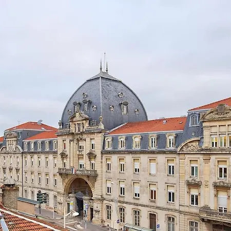 LE DAHLIA - WIFI - 8 min du centre ville - NETFLIX Appartement